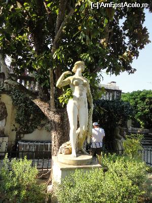 [P27] Curtezana din palatul lui Sissi » foto by livioarel*
 - 
<span class="allrVoted glyphicon glyphicon-heart hidden" id="av533403"></span>
<a class="m-l-10 hidden" id="sv533403" onclick="voting_Foto_DelVot(,533403,680)" role="button">șterge vot <span class="glyphicon glyphicon-remove"></span></a>
<a id="v9533403" class=" c-red"  onclick="voting_Foto_SetVot(533403)" role="button"><span class="glyphicon glyphicon-heart-empty"></span> <b>LIKE</b> = Votează poza</a> <img class="hidden"  id="f533403W9" src="/imagini/loader.gif" border="0" /><span class="AjErrMes hidden" id="e533403ErM"></span>