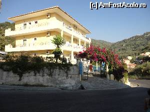[P08] Hotel Alonakia unde uneori mancam, vis-a-vis de Golden Nests » foto by livioarel*
 - 
<span class="allrVoted glyphicon glyphicon-heart hidden" id="av533384"></span>
<a class="m-l-10 hidden" id="sv533384" onclick="voting_Foto_DelVot(,533384,680)" role="button">șterge vot <span class="glyphicon glyphicon-remove"></span></a>
<a id="v9533384" class=" c-red"  onclick="voting_Foto_SetVot(533384)" role="button"><span class="glyphicon glyphicon-heart-empty"></span> <b>LIKE</b> = Votează poza</a> <img class="hidden"  id="f533384W9" src="/imagini/loader.gif" border="0" /><span class="AjErrMes hidden" id="e533384ErM"></span>