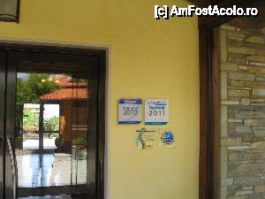 [P02] premile obtinute afisate la intrarea in receptie » foto by z_claudiu
 - 
<span class="allrVoted glyphicon glyphicon-heart hidden" id="av434662"></span>
<a class="m-l-10 hidden" id="sv434662" onclick="voting_Foto_DelVot(,434662,684)" role="button">șterge vot <span class="glyphicon glyphicon-remove"></span></a>
<a id="v9434662" class=" c-red"  onclick="voting_Foto_SetVot(434662)" role="button"><span class="glyphicon glyphicon-heart-empty"></span> <b>LIKE</b> = Votează poza</a> <img class="hidden"  id="f434662W9" src="/imagini/loader.gif" border="0" /><span class="AjErrMes hidden" id="e434662ErM"></span>