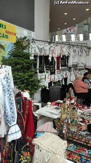 [P03] Costume populare traditionale la vanzare.  » foto by florintoma
 - 
<span class="allrVoted glyphicon glyphicon-heart hidden" id="av561402"></span>
<a class="m-l-10 hidden" id="sv561402" onclick="voting_Foto_DelVot(,561402,766)" role="button">șterge vot <span class="glyphicon glyphicon-remove"></span></a>
<a id="v9561402" class=" c-red"  onclick="voting_Foto_SetVot(561402)" role="button"><span class="glyphicon glyphicon-heart-empty"></span> <b>LIKE</b> = Votează poza</a> <img class="hidden"  id="f561402W9" src="/imagini/loader.gif" border="0" /><span class="AjErrMes hidden" id="e561402ErM"></span>