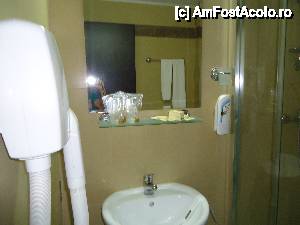 [P13] Hotel Malibu Mamaia - eleganță și rafinament - interior baie » foto by kmy
 - 
<span class="allrVoted glyphicon glyphicon-heart hidden" id="av407824"></span>
<a class="m-l-10 hidden" id="sv407824" onclick="voting_Foto_DelVot(,407824,767)" role="button">șterge vot <span class="glyphicon glyphicon-remove"></span></a>
<a id="v9407824" class=" c-red"  onclick="voting_Foto_SetVot(407824)" role="button"><span class="glyphicon glyphicon-heart-empty"></span> <b>LIKE</b> = Votează poza</a> <img class="hidden"  id="f407824W9" src="/imagini/loader.gif" border="0" /><span class="AjErrMes hidden" id="e407824ErM"></span>