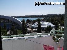 [P04] Vederea dinspre balconul de la dormitor, pe colt se vede locul gol in asteptarea ghiveciului cu flori...  » foto by Elsa76
 - 
<span class="allrVoted glyphicon glyphicon-heart hidden" id="av360289"></span>
<a class="m-l-10 hidden" id="sv360289" onclick="voting_Foto_DelVot(,360289,767)" role="button">șterge vot <span class="glyphicon glyphicon-remove"></span></a>
<a id="v9360289" class=" c-red"  onclick="voting_Foto_SetVot(360289)" role="button"><span class="glyphicon glyphicon-heart-empty"></span> <b>LIKE</b> = Votează poza</a> <img class="hidden"  id="f360289W9" src="/imagini/loader.gif" border="0" /><span class="AjErrMes hidden" id="e360289ErM"></span>