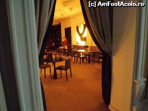 [P17] Iaki Hotel - piano barul » foto by Dragoș_MD
 - 
<span class="allrVoted glyphicon glyphicon-heart hidden" id="av583562"></span>
<a class="m-l-10 hidden" id="sv583562" onclick="voting_Foto_DelVot(,583562,768)" role="button">șterge vot <span class="glyphicon glyphicon-remove"></span></a>
<a id="v9583562" class=" c-red"  onclick="voting_Foto_SetVot(583562)" role="button"><span class="glyphicon glyphicon-heart-empty"></span> <b>LIKE</b> = Votează poza</a> <img class="hidden"  id="f583562W9" src="/imagini/loader.gif" border="0" /><span class="AjErrMes hidden" id="e583562ErM"></span>