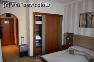 [P09] Iaki Conference & Spa Hotel - dormitorul » foto by Dragoș_MD
 - 
<span class="allrVoted glyphicon glyphicon-heart hidden" id="av1055413"></span>
<a class="m-l-10 hidden" id="sv1055413" onclick="voting_Foto_DelVot(,1055413,768)" role="button">șterge vot <span class="glyphicon glyphicon-remove"></span></a>
<a id="v91055413" class=" c-red"  onclick="voting_Foto_SetVot(1055413)" role="button"><span class="glyphicon glyphicon-heart-empty"></span> <b>LIKE</b> = Votează poza</a> <img class="hidden"  id="f1055413W9" src="/imagini/loader.gif" border="0" /><span class="AjErrMes hidden" id="e1055413ErM"></span>