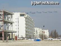 [P12] si un hotel sau un bloc de apartamente nou, imediat langa, pozitionat chiar pe plaja » foto by molko*
 - 
<span class="allrVoted glyphicon glyphicon-heart hidden" id="av58319"></span>
<a class="m-l-10 hidden" id="sv58319" onclick="voting_Foto_DelVot(,58319,768)" role="button">șterge vot <span class="glyphicon glyphicon-remove"></span></a>
<a id="v958319" class=" c-red"  onclick="voting_Foto_SetVot(58319)" role="button"><span class="glyphicon glyphicon-heart-empty"></span> <b>LIKE</b> = Votează poza</a> <img class="hidden"  id="f58319W9" src="/imagini/loader.gif" border="0" /><span class="AjErrMes hidden" id="e58319ErM"></span>