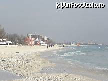 [P18] pe plaja in Mamaia. Din ce vad eu aici se pare ca marea a mancat un pic din tarm. » foto by molko*
 - 
<span class="allrVoted glyphicon glyphicon-heart hidden" id="av58325"></span>
<a class="m-l-10 hidden" id="sv58325" onclick="voting_Foto_DelVot(,58325,768)" role="button">șterge vot <span class="glyphicon glyphicon-remove"></span></a>
<a id="v958325" class=" c-red"  onclick="voting_Foto_SetVot(58325)" role="button"><span class="glyphicon glyphicon-heart-empty"></span> <b>LIKE</b> = Votează poza</a> <img class="hidden"  id="f58325W9" src="/imagini/loader.gif" border="0" /><span class="AjErrMes hidden" id="e58325ErM"></span>