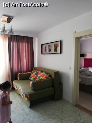 [P27] Canapeaua din living » foto by cris1982
 - 
<span class="allrVoted glyphicon glyphicon-heart hidden" id="av1183517"></span>
<a class="m-l-10 hidden" id="sv1183517" onclick="voting_Foto_DelVot(,1183517,782)" role="button">șterge vot <span class="glyphicon glyphicon-remove"></span></a>
<a id="v91183517" class=" c-red"  onclick="voting_Foto_SetVot(1183517)" role="button"><span class="glyphicon glyphicon-heart-empty"></span> <b>LIKE</b> = Votează poza</a> <img class="hidden"  id="f1183517W9" src="/imagini/loader.gif" border="0" /><span class="AjErrMes hidden" id="e1183517ErM"></span>