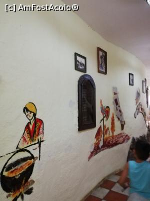 [P31] Holul dintre sala de bufet şi terasa. Se observă decoraţiunile cu motive tradiţionale » foto by cris1982
 - 
<span class="allrVoted glyphicon glyphicon-heart hidden" id="av1183521"></span>
<a class="m-l-10 hidden" id="sv1183521" onclick="voting_Foto_DelVot(,1183521,782)" role="button">șterge vot <span class="glyphicon glyphicon-remove"></span></a>
<a id="v91183521" class=" c-red"  onclick="voting_Foto_SetVot(1183521)" role="button"><span class="glyphicon glyphicon-heart-empty"></span> <b>LIKE</b> = Votează poza</a> <img class="hidden"  id="f1183521W9" src="/imagini/loader.gif" border="0" /><span class="AjErrMes hidden" id="e1183521ErM"></span>