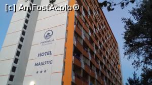 [P06] Între două mări - hotelul văzut dinspre stradă » foto by nicole33
 - 
<span class="allrVoted glyphicon glyphicon-heart hidden" id="av914492"></span>
<a class="m-l-10 hidden" id="sv914492" onclick="voting_Foto_DelVot(,914492,782)" role="button">șterge vot <span class="glyphicon glyphicon-remove"></span></a>
<a id="v9914492" class=" c-red"  onclick="voting_Foto_SetVot(914492)" role="button"><span class="glyphicon glyphicon-heart-empty"></span> <b>LIKE</b> = Votează poza</a> <img class="hidden"  id="f914492W9" src="/imagini/loader.gif" border="0" /><span class="AjErrMes hidden" id="e914492ErM"></span>