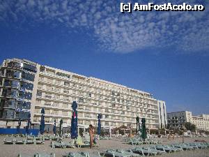 [P17] Cladirea de locuinte de langa Hotelul Rex (in spate se afla Hotelul Majestic).  » foto by Clotilde
 - 
<span class="allrVoted glyphicon glyphicon-heart hidden" id="av366863"></span>
<a class="m-l-10 hidden" id="sv366863" onclick="voting_Foto_DelVot(,366863,782)" role="button">șterge vot <span class="glyphicon glyphicon-remove"></span></a>
<a id="v9366863" class=" c-red"  onclick="voting_Foto_SetVot(366863)" role="button"><span class="glyphicon glyphicon-heart-empty"></span> <b>LIKE</b> = Votează poza</a> <img class="hidden"  id="f366863W9" src="/imagini/loader.gif" border="0" /><span class="AjErrMes hidden" id="e366863ErM"></span>