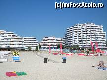 [P11] Vedere spre hotel... iulie simbata 9.30 dimineata... ce aglomeratie!!!  » foto by VALERIO
 - 
<span class="allrVoted glyphicon glyphicon-heart hidden" id="av372663"></span>
<a class="m-l-10 hidden" id="sv372663" onclick="voting_Foto_DelVot(,372663,784)" role="button">șterge vot <span class="glyphicon glyphicon-remove"></span></a>
<a id="v9372663" class=" c-red"  onclick="voting_Foto_SetVot(372663)" role="button"><span class="glyphicon glyphicon-heart-empty"></span> <b>LIKE</b> = Votează poza</a> <img class="hidden"  id="f372663W9" src="/imagini/loader.gif" border="0" /><span class="AjErrMes hidden" id="e372663ErM"></span>