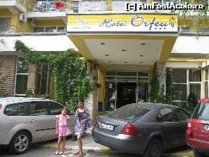 [P01] Intrarea in hotel, trebuie sa faci slalom printre masini.  » foto by bullterier
 - 
<span class="allrVoted glyphicon glyphicon-heart hidden" id="av542467"></span>
<a class="m-l-10 hidden" id="sv542467" onclick="voting_Foto_DelVot(,542467,785)" role="button">șterge vot <span class="glyphicon glyphicon-remove"></span></a>
<a id="v9542467" class=" c-red"  onclick="voting_Foto_SetVot(542467)" role="button"><span class="glyphicon glyphicon-heart-empty"></span> <b>LIKE</b> = Votează poza</a> <img class="hidden"  id="f542467W9" src="/imagini/loader.gif" border="0" /><span class="AjErrMes hidden" id="e542467ErM"></span>