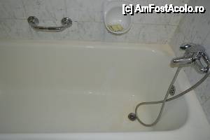 [P13] Hotel Orfeu- Cada cu probleme (vopseaua îngălbenită, care se cojea).  » foto by DoreD
 - 
<span class="allrVoted glyphicon glyphicon-heart hidden" id="av446947"></span>
<a class="m-l-10 hidden" id="sv446947" onclick="voting_Foto_DelVot(,446947,785)" role="button">șterge vot <span class="glyphicon glyphicon-remove"></span></a>
<a id="v9446947" class=" c-red"  onclick="voting_Foto_SetVot(446947)" role="button"><span class="glyphicon glyphicon-heart-empty"></span> <b>LIKE</b> = Votează poza</a> <img class="hidden"  id="f446947W9" src="/imagini/loader.gif" border="0" /><span class="AjErrMes hidden" id="e446947ErM"></span>