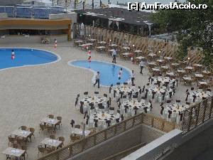 [P02] Pregatirile pentru Latino Pool Party- diferenta intre mesele invitatilor (tratati ca niste domni) si mesele turistilor cazati in hotel (tratati ca oameni de umplutura).  » foto by Kiyomi
 - 
<span class="allrVoted glyphicon glyphicon-heart hidden" id="av648421"></span>
<a class="m-l-10 hidden" id="sv648421" onclick="voting_Foto_DelVot(,648421,790)" role="button">șterge vot <span class="glyphicon glyphicon-remove"></span></a>
<a id="v9648421" class=" c-red"  onclick="voting_Foto_SetVot(648421)" role="button"><span class="glyphicon glyphicon-heart-empty"></span> <b>LIKE</b> = Votează poza</a> <img class="hidden"  id="f648421W9" src="/imagini/loader.gif" border="0" /><span class="AjErrMes hidden" id="e648421ErM"></span>