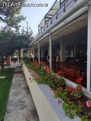 [P16] Terasa restaurantului » foto by tabache
 - 
<span class="allrVoted glyphicon glyphicon-heart hidden" id="av1242387"></span>
<a class="m-l-10 hidden" id="sv1242387" onclick="voting_Foto_DelVot(,1242387,807)" role="button">șterge vot <span class="glyphicon glyphicon-remove"></span></a>
<a id="v91242387" class=" c-red"  onclick="voting_Foto_SetVot(1242387)" role="button"><span class="glyphicon glyphicon-heart-empty"></span> <b>LIKE</b> = Votează poza</a> <img class="hidden"  id="f1242387W9" src="/imagini/loader.gif" border="0" /><span class="AjErrMes hidden" id="e1242387ErM"></span>
