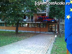 [P03] Hotel Doina din Neptun, vedere de la ieșirea din spate.  » foto by corneliam
 - 
<span class="allrVoted glyphicon glyphicon-heart hidden" id="av676984"></span>
<a class="m-l-10 hidden" id="sv676984" onclick="voting_Foto_DelVot(,676984,811)" role="button">șterge vot <span class="glyphicon glyphicon-remove"></span></a>
<a id="v9676984" class=" c-red"  onclick="voting_Foto_SetVot(676984)" role="button"><span class="glyphicon glyphicon-heart-empty"></span> <b>LIKE</b> = Votează poza</a> <img class="hidden"  id="f676984W9" src="/imagini/loader.gif" border="0" /><span class="AjErrMes hidden" id="e676984ErM"></span>