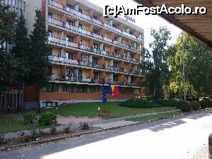 [P04] Hotelul Doina din Neptun, văzut din apropierea bazarului.  » foto by corneliam
 - 
<span class="allrVoted glyphicon glyphicon-heart hidden" id="av676985"></span>
<a class="m-l-10 hidden" id="sv676985" onclick="voting_Foto_DelVot(,676985,811)" role="button">șterge vot <span class="glyphicon glyphicon-remove"></span></a>
<a id="v9676985" class=" c-red"  onclick="voting_Foto_SetVot(676985)" role="button"><span class="glyphicon glyphicon-heart-empty"></span> <b>LIKE</b> = Votează poza</a> <img class="hidden"  id="f676985W9" src="/imagini/loader.gif" border="0" /><span class="AjErrMes hidden" id="e676985ErM"></span>