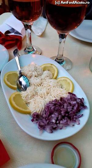 [P03] Salata de icre » foto by Andryea
 - 
<span class="allrVoted glyphicon glyphicon-heart hidden" id="av646595"></span>
<a class="m-l-10 hidden" id="sv646595" onclick="voting_Foto_DelVot(,646595,813)" role="button">șterge vot <span class="glyphicon glyphicon-remove"></span></a>
<a id="v9646595" class=" c-red"  onclick="voting_Foto_SetVot(646595)" role="button"><span class="glyphicon glyphicon-heart-empty"></span> <b>LIKE</b> = Votează poza</a> <img class="hidden"  id="f646595W9" src="/imagini/loader.gif" border="0" /><span class="AjErrMes hidden" id="e646595ErM"></span>