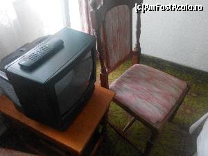 [P09] Televizorul modern NEI cu diagonala de 14 inch și pe care se puteau vedea doar 2 canale TV » foto by pis
 - 
<span class="allrVoted glyphicon glyphicon-heart hidden" id="av637108"></span>
<a class="m-l-10 hidden" id="sv637108" onclick="voting_Foto_DelVot(,637108,828)" role="button">șterge vot <span class="glyphicon glyphicon-remove"></span></a>
<a id="v9637108" class=" c-red"  onclick="voting_Foto_SetVot(637108)" role="button"><span class="glyphicon glyphicon-heart-empty"></span> <b>LIKE</b> = Votează poza</a> <img class="hidden"  id="f637108W9" src="/imagini/loader.gif" border="0" /><span class="AjErrMes hidden" id="e637108ErM"></span>