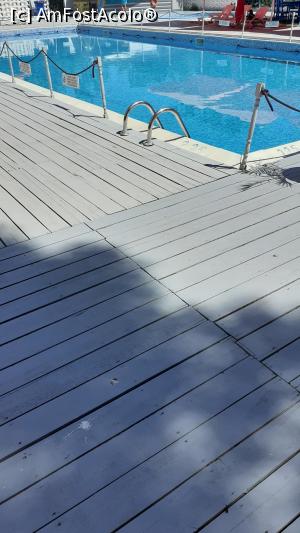 [P04] La piscină » foto by Flaviu
 - 
<span class="allrVoted glyphicon glyphicon-heart hidden" id="av1311835"></span>
<a class="m-l-10 hidden" id="sv1311835" onclick="voting_Foto_DelVot(,1311835,828)" role="button">șterge vot <span class="glyphicon glyphicon-remove"></span></a>
<a id="v91311835" class=" c-red"  onclick="voting_Foto_SetVot(1311835)" role="button"><span class="glyphicon glyphicon-heart-empty"></span> <b>LIKE</b> = Votează poza</a> <img class="hidden"  id="f1311835W9" src="/imagini/loader.gif" border="0" /><span class="AjErrMes hidden" id="e1311835ErM"></span>