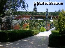 [P18] Aleea spre corpul de hotel unde am stat. » foto by presario
 - 
<span class="allrVoted glyphicon glyphicon-heart hidden" id="av144986"></span>
<a class="m-l-10 hidden" id="sv144986" onclick="voting_Foto_DelVot(,144986,835)" role="button">șterge vot <span class="glyphicon glyphicon-remove"></span></a>
<a id="v9144986" class=" c-red"  onclick="voting_Foto_SetVot(144986)" role="button"><span class="glyphicon glyphicon-heart-empty"></span> <b>LIKE</b> = Votează poza</a> <img class="hidden"  id="f144986W9" src="/imagini/loader.gif" border="0" /><span class="AjErrMes hidden" id="e144986ErM"></span>