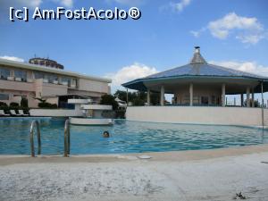 [P01] Interior resort - piscina exterioara » foto by Alin1968
 - 
<span class="allrVoted glyphicon glyphicon-heart hidden" id="av762488"></span>
<a class="m-l-10 hidden" id="sv762488" onclick="voting_Foto_DelVot(,762488,837)" role="button">șterge vot <span class="glyphicon glyphicon-remove"></span></a>
<a id="v9762488" class=" c-red"  onclick="voting_Foto_SetVot(762488)" role="button"><span class="glyphicon glyphicon-heart-empty"></span> <b>LIKE</b> = Votează poza</a> <img class="hidden"  id="f762488W9" src="/imagini/loader.gif" border="0" /><span class="AjErrMes hidden" id="e762488ErM"></span>