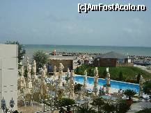 [P02] Terasa (poti servi masa afara) si piscina de la hotel » foto by ciontu
 - 
<span class="allrVoted glyphicon glyphicon-heart hidden" id="av17789"></span>
<a class="m-l-10 hidden" id="sv17789" onclick="voting_Foto_DelVot(,17789,839)" role="button">șterge vot <span class="glyphicon glyphicon-remove"></span></a>
<a id="v917789" class=" c-red"  onclick="voting_Foto_SetVot(17789)" role="button"><span class="glyphicon glyphicon-heart-empty"></span> <b>LIKE</b> = Votează poza</a> <img class="hidden"  id="f17789W9" src="/imagini/loader.gif" border="0" /><span class="AjErrMes hidden" id="e17789ErM"></span>