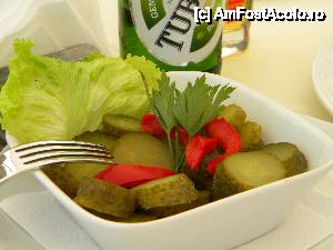 [P17] Salata de castraveti murati... productie proprie a bucatariei, deosebiti!  » foto by VALERIO
 - 
<span class="allrVoted glyphicon glyphicon-heart hidden" id="av441364"></span>
<a class="m-l-10 hidden" id="sv441364" onclick="voting_Foto_DelVot(,441364,839)" role="button">șterge vot <span class="glyphicon glyphicon-remove"></span></a>
<a id="v9441364" class=" c-red"  onclick="voting_Foto_SetVot(441364)" role="button"><span class="glyphicon glyphicon-heart-empty"></span> <b>LIKE</b> = Votează poza</a> <img class="hidden"  id="f441364W9" src="/imagini/loader.gif" border="0" /><span class="AjErrMes hidden" id="e441364ErM"></span>