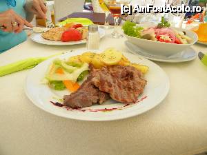 [P29] Un prinz... ceafa de porc si garnitura de cartofi gratinati cu rosmarin...  » foto by VALERIO
 - 
<span class="allrVoted glyphicon glyphicon-heart hidden" id="av441521"></span>
<a class="m-l-10 hidden" id="sv441521" onclick="voting_Foto_DelVot(,441521,839)" role="button">șterge vot <span class="glyphicon glyphicon-remove"></span></a>
<a id="v9441521" class=" c-red"  onclick="voting_Foto_SetVot(441521)" role="button"><span class="glyphicon glyphicon-heart-empty"></span> <b>LIKE</b> = Votează poza</a> <img class="hidden"  id="f441521W9" src="/imagini/loader.gif" border="0" /><span class="AjErrMes hidden" id="e441521ErM"></span>