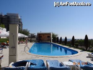 [P15] Piscina hotelului » foto by iccata
 - 
<span class="allrVoted glyphicon glyphicon-heart hidden" id="av454280"></span>
<a class="m-l-10 hidden" id="sv454280" onclick="voting_Foto_DelVot(,454280,839)" role="button">șterge vot <span class="glyphicon glyphicon-remove"></span></a>
<a id="v9454280" class=" c-red"  onclick="voting_Foto_SetVot(454280)" role="button"><span class="glyphicon glyphicon-heart-empty"></span> <b>LIKE</b> = Votează poza</a> <img class="hidden"  id="f454280W9" src="/imagini/loader.gif" border="0" /><span class="AjErrMes hidden" id="e454280ErM"></span>