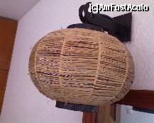 [P04] Lampa in camera la H. Cocorul. Astfel de lampi s-au cumparat in 1970 pentru majoritatea hotelurilor din Venus si Saturn. Si, iata, aici (ca si la H. Vulturul) s-au pastrat pana azi! » foto by Neptunus
 - 
<span class="allrVoted glyphicon glyphicon-heart hidden" id="av192266"></span>
<a class="m-l-10 hidden" id="sv192266" onclick="voting_Foto_DelVot(,192266,846)" role="button">șterge vot <span class="glyphicon glyphicon-remove"></span></a>
<a id="v9192266" class=" c-red"  onclick="voting_Foto_SetVot(192266)" role="button"><span class="glyphicon glyphicon-heart-empty"></span> <b>LIKE</b> = Votează poza</a> <img class="hidden"  id="f192266W9" src="/imagini/loader.gif" border="0" /><span class="AjErrMes hidden" id="e192266ErM"></span>