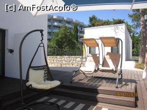 [P15] Zona de relaxare la piscina vile, pe langa sezlonguri sunt si aceste balansoare.  » foto by Storia
 - 
<span class="allrVoted glyphicon glyphicon-heart hidden" id="av765731"></span>
<a class="m-l-10 hidden" id="sv765731" onclick="voting_Foto_DelVot(,765731,846)" role="button">șterge vot <span class="glyphicon glyphicon-remove"></span></a>
<a id="v9765731" class=" c-red"  onclick="voting_Foto_SetVot(765731)" role="button"><span class="glyphicon glyphicon-heart-empty"></span> <b>LIKE</b> = Votează poza</a> <img class="hidden"  id="f765731W9" src="/imagini/loader.gif" border="0" /><span class="AjErrMes hidden" id="e765731ErM"></span>