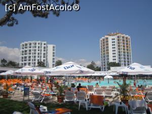 [P19] Corp Sky (cel inalt) si corp Blue, vedere exterioara dinspre piscina.  » foto by Storia
 - 
<span class="allrVoted glyphicon glyphicon-heart hidden" id="av765735"></span>
<a class="m-l-10 hidden" id="sv765735" onclick="voting_Foto_DelVot(,765735,846)" role="button">șterge vot <span class="glyphicon glyphicon-remove"></span></a>
<a id="v9765735" class=" c-red"  onclick="voting_Foto_SetVot(765735)" role="button"><span class="glyphicon glyphicon-heart-empty"></span> <b>LIKE</b> = Votează poza</a> <img class="hidden"  id="f765735W9" src="/imagini/loader.gif" border="0" /><span class="AjErrMes hidden" id="e765735ErM"></span>