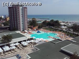 [P03] vedere la piscina, terasa si restaurant » foto by cosminp
 - 
<span class="allrVoted glyphicon glyphicon-heart hidden" id="av891231"></span>
<a class="m-l-10 hidden" id="sv891231" onclick="voting_Foto_DelVot(,891231,846)" role="button">șterge vot <span class="glyphicon glyphicon-remove"></span></a>
<a id="v9891231" class=" c-red"  onclick="voting_Foto_SetVot(891231)" role="button"><span class="glyphicon glyphicon-heart-empty"></span> <b>LIKE</b> = Votează poza</a> <img class="hidden"  id="f891231W9" src="/imagini/loader.gif" border="0" /><span class="AjErrMes hidden" id="e891231ErM"></span>