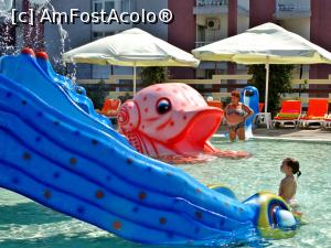 [P13] Distractie la piscina pentru copii » foto by libertango
 - 
<span class="allrVoted glyphicon glyphicon-heart hidden" id="av888771"></span>
<a class="m-l-10 hidden" id="sv888771" onclick="voting_Foto_DelVot(,888771,846)" role="button">șterge vot <span class="glyphicon glyphicon-remove"></span></a>
<a id="v9888771" class=" c-red"  onclick="voting_Foto_SetVot(888771)" role="button"><span class="glyphicon glyphicon-heart-empty"></span> <b>LIKE</b> = Votează poza</a> <img class="hidden"  id="f888771W9" src="/imagini/loader.gif" border="0" /><span class="AjErrMes hidden" id="e888771ErM"></span>