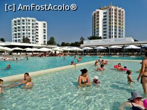[P09] Piscinele, o parte din restaurant si terasa, hotelurile Mera Sky si Mera Blue » foto by libertango
 - 
<span class="allrVoted glyphicon glyphicon-heart hidden" id="av888767"></span>
<a class="m-l-10 hidden" id="sv888767" onclick="voting_Foto_DelVot(,888767,846)" role="button">șterge vot <span class="glyphicon glyphicon-remove"></span></a>
<a id="v9888767" class=" c-red"  onclick="voting_Foto_SetVot(888767)" role="button"><span class="glyphicon glyphicon-heart-empty"></span> <b>LIKE</b> = Votează poza</a> <img class="hidden"  id="f888767W9" src="/imagini/loader.gif" border="0" /><span class="AjErrMes hidden" id="e888767ErM"></span>