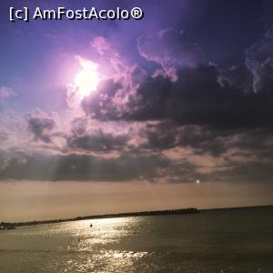 [P05] Fotografie de pe malul marii realizata cu efect. 
*Toate drepturile rezervate.  » foto by Mihnea-Alexandru
 - 
<span class="allrVoted glyphicon glyphicon-heart hidden" id="av781965"></span>
<a class="m-l-10 hidden" id="sv781965" onclick="voting_Foto_DelVot(,781965,846)" role="button">șterge vot <span class="glyphicon glyphicon-remove"></span></a>
<a id="v9781965" class=" c-red"  onclick="voting_Foto_SetVot(781965)" role="button"><span class="glyphicon glyphicon-heart-empty"></span> <b>LIKE</b> = Votează poza</a> <img class="hidden"  id="f781965W9" src="/imagini/loader.gif" border="0" /><span class="AjErrMes hidden" id="e781965ErM"></span>