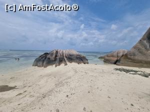 [P26] Anse Source d'Argent Beach » foto by robert
 - 
<span class="allrVoted glyphicon glyphicon-heart hidden" id="av1367530"></span>
<a class="m-l-10 hidden" id="sv1367530" onclick="voting_Foto_DelVot(,1367530,847)" role="button">șterge vot <span class="glyphicon glyphicon-remove"></span></a>
<a id="v91367530" class=" c-red"  onclick="voting_Foto_SetVot(1367530)" role="button"><span class="glyphicon glyphicon-heart-empty"></span> <b>LIKE</b> = Votează poza</a> <img class="hidden"  id="f1367530W9" src="/imagini/loader.gif" border="0" /><span class="AjErrMes hidden" id="e1367530ErM"></span>