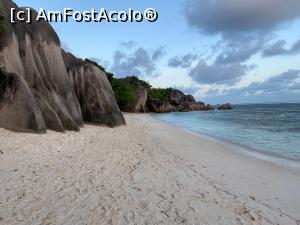 [P17] Anse Source D'argent la apus » foto by Roxelly
 - 
<span class="allrVoted glyphicon glyphicon-heart hidden" id="av1313699"></span>
<a class="m-l-10 hidden" id="sv1313699" onclick="voting_Foto_DelVot(,1313699,847)" role="button">șterge vot <span class="glyphicon glyphicon-remove"></span></a>
<a id="v91313699" class=" c-red"  onclick="voting_Foto_SetVot(1313699)" role="button"><span class="glyphicon glyphicon-heart-empty"></span> <b>LIKE</b> = Votează poza</a> <img class="hidden"  id="f1313699W9" src="/imagini/loader.gif" border="0" /><span class="AjErrMes hidden" id="e1313699ErM"></span>