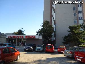 [P01] parcare hotel Hora » foto by marocanu21
 - 
<span class="allrVoted glyphicon glyphicon-heart hidden" id="av626242"></span>
<a class="m-l-10 hidden" id="sv626242" onclick="voting_Foto_DelVot(,626242,852)" role="button">șterge vot <span class="glyphicon glyphicon-remove"></span></a>
<a id="v9626242" class=" c-red"  onclick="voting_Foto_SetVot(626242)" role="button"><span class="glyphicon glyphicon-heart-empty"></span> <b>LIKE</b> = Votează poza</a> <img class="hidden"  id="f626242W9" src="/imagini/loader.gif" border="0" /><span class="AjErrMes hidden" id="e626242ErM"></span>