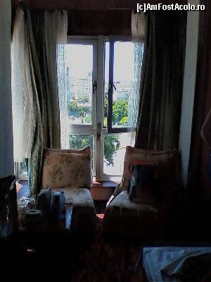 [P06] cele 2 fotolii si singurul geam care se putea deschide » foto by papalito
 - 
<span class="allrVoted glyphicon glyphicon-heart hidden" id="av644680"></span>
<a class="m-l-10 hidden" id="sv644680" onclick="voting_Foto_DelVot(,644680,855)" role="button">șterge vot <span class="glyphicon glyphicon-remove"></span></a>
<a id="v9644680" class=" c-red"  onclick="voting_Foto_SetVot(644680)" role="button"><span class="glyphicon glyphicon-heart-empty"></span> <b>LIKE</b> = Votează poza</a> <img class="hidden"  id="f644680W9" src="/imagini/loader.gif" border="0" /><span class="AjErrMes hidden" id="e644680ErM"></span>