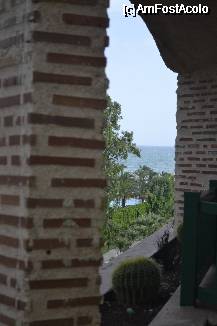[P14] Bucatica de mare vazuta de la geamul camerei a doua a apartamentului » foto by MCM
 - 
<span class="allrVoted glyphicon glyphicon-heart hidden" id="av332410"></span>
<a class="m-l-10 hidden" id="sv332410" onclick="voting_Foto_DelVot(,332410,86)" role="button">șterge vot <span class="glyphicon glyphicon-remove"></span></a>
<a id="v9332410" class=" c-red"  onclick="voting_Foto_SetVot(332410)" role="button"><span class="glyphicon glyphicon-heart-empty"></span> <b>LIKE</b> = Votează poza</a> <img class="hidden"  id="f332410W9" src="/imagini/loader.gif" border="0" /><span class="AjErrMes hidden" id="e332410ErM"></span>