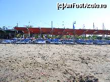 [P29] Plaja dimineata la ora 8,30. Dupa cum vedeti erau multe seslonguri libere. » foto by MCM
 - 
<span class="allrVoted glyphicon glyphicon-heart hidden" id="av332723"></span>
<a class="m-l-10 hidden" id="sv332723" onclick="voting_Foto_DelVot(,332723,86)" role="button">șterge vot <span class="glyphicon glyphicon-remove"></span></a>
<a id="v9332723" class=" c-red"  onclick="voting_Foto_SetVot(332723)" role="button"><span class="glyphicon glyphicon-heart-empty"></span> <b>LIKE</b> = Votează poza</a> <img class="hidden"  id="f332723W9" src="/imagini/loader.gif" border="0" /><span class="AjErrMes hidden" id="e332723ErM"></span>
