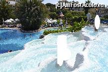 [P48] Pamukkale de sus. Apa 'izvora' de sus si curgea in piscina principala. Intr-un bazin din asta am zacut productiv (urmarind ca uliul, ce fac turistii). F tare. » foto by MCM
 - 
<span class="allrVoted glyphicon glyphicon-heart hidden" id="av332785"></span>
<a class="m-l-10 hidden" id="sv332785" onclick="voting_Foto_DelVot(,332785,86)" role="button">șterge vot <span class="glyphicon glyphicon-remove"></span></a>
<a id="v9332785" class=" c-red"  onclick="voting_Foto_SetVot(332785)" role="button"><span class="glyphicon glyphicon-heart-empty"></span> <b>LIKE</b> = Votează poza</a> <img class="hidden"  id="f332785W9" src="/imagini/loader.gif" border="0" /><span class="AjErrMes hidden" id="e332785ErM"></span>