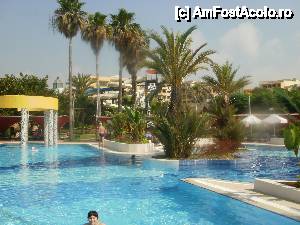 [P03] Piscina mare » foto by PeterCook
 - 
<span class="allrVoted glyphicon glyphicon-heart hidden" id="av433502"></span>
<a class="m-l-10 hidden" id="sv433502" onclick="voting_Foto_DelVot(,433502,86)" role="button">șterge vot <span class="glyphicon glyphicon-remove"></span></a>
<a id="v9433502" class=" c-red"  onclick="voting_Foto_SetVot(433502)" role="button"><span class="glyphicon glyphicon-heart-empty"></span> <b>LIKE</b> = Votează poza</a> <img class="hidden"  id="f433502W9" src="/imagini/loader.gif" border="0" /><span class="AjErrMes hidden" id="e433502ErM"></span>