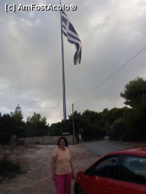[P54] eu langa steag » foto by adryana
 - 
<span class="allrVoted glyphicon glyphicon-heart hidden" id="av951962"></span>
<a class="m-l-10 hidden" id="sv951962" onclick="voting_Foto_DelVot(,951962,872)" role="button">șterge vot <span class="glyphicon glyphicon-remove"></span></a>
<a id="v9951962" class=" c-red"  onclick="voting_Foto_SetVot(951962)" role="button"><span class="glyphicon glyphicon-heart-empty"></span> <b>LIKE</b> = Votează poza</a> <img class="hidden"  id="f951962W9" src="/imagini/loader.gif" border="0" /><span class="AjErrMes hidden" id="e951962ErM"></span>