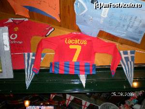 [P43] La loc de cinste intr-o taverna din Tsilivi se afla si tricoul lui Marius Lacatus » foto by irinad
 - 
<span class="allrVoted glyphicon glyphicon-heart hidden" id="av600923"></span>
<a class="m-l-10 hidden" id="sv600923" onclick="voting_Foto_DelVot(,600923,872)" role="button">șterge vot <span class="glyphicon glyphicon-remove"></span></a>
<a id="v9600923" class=" c-red"  onclick="voting_Foto_SetVot(600923)" role="button"><span class="glyphicon glyphicon-heart-empty"></span> <b>LIKE</b> = Votează poza</a> <img class="hidden"  id="f600923W9" src="/imagini/loader.gif" border="0" /><span class="AjErrMes hidden" id="e600923ErM"></span>