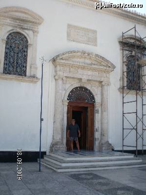 [P61] La intrarea in Manastirea Agia Maura » foto by irinad
 - 
<span class="allrVoted glyphicon glyphicon-heart hidden" id="av600945"></span>
<a class="m-l-10 hidden" id="sv600945" onclick="voting_Foto_DelVot(,600945,872)" role="button">șterge vot <span class="glyphicon glyphicon-remove"></span></a>
<a id="v9600945" class=" c-red"  onclick="voting_Foto_SetVot(600945)" role="button"><span class="glyphicon glyphicon-heart-empty"></span> <b>LIKE</b> = Votează poza</a> <img class="hidden"  id="f600945W9" src="/imagini/loader.gif" border="0" /><span class="AjErrMes hidden" id="e600945ErM"></span>
