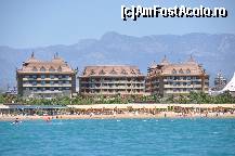 [P01] Hotel Royal Dragon » foto by anca77
 - 
<span class="allrVoted glyphicon glyphicon-heart hidden" id="av426030"></span>
<a class="m-l-10 hidden" id="sv426030" onclick="voting_Foto_DelVot(,426030,880)" role="button">șterge vot <span class="glyphicon glyphicon-remove"></span></a>
<a id="v9426030" class=" c-red"  onclick="voting_Foto_SetVot(426030)" role="button"><span class="glyphicon glyphicon-heart-empty"></span> <b>LIKE</b> = Votează poza</a> <img class="hidden"  id="f426030W9" src="/imagini/loader.gif" border="0" /><span class="AjErrMes hidden" id="e426030ErM"></span>