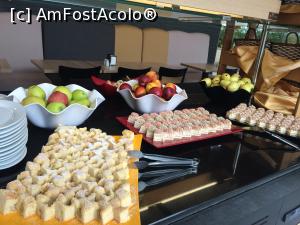 [P26] HVD VIVA-Prajituri si fructe la snack bar.  » foto by Floria
 - 
<span class="allrVoted glyphicon glyphicon-heart hidden" id="av710422"></span>
<a class="m-l-10 hidden" id="sv710422" onclick="voting_Foto_DelVot(,710422,881)" role="button">șterge vot <span class="glyphicon glyphicon-remove"></span></a>
<a id="v9710422" class=" c-red"  onclick="voting_Foto_SetVot(710422)" role="button"><span class="glyphicon glyphicon-heart-empty"></span> <b>LIKE</b> = Votează poza</a> <img class="hidden"  id="f710422W9" src="/imagini/loader.gif" border="0" /><span class="AjErrMes hidden" id="e710422ErM"></span>